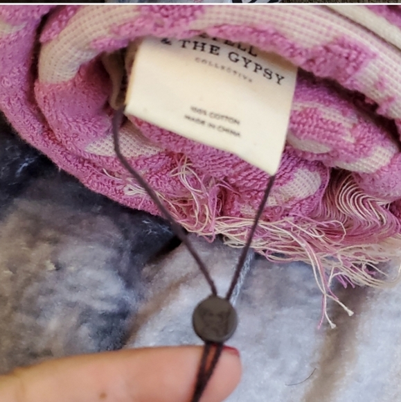 NWT Spell Fuchsia Jasmine Spell towel - Picture 9 of 11